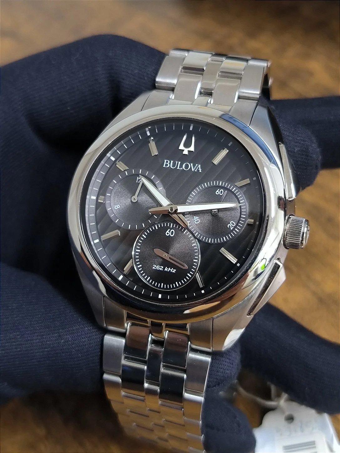 Bulova curv progressive é ousadia passageira ou uma proposta realmente diferenciada?